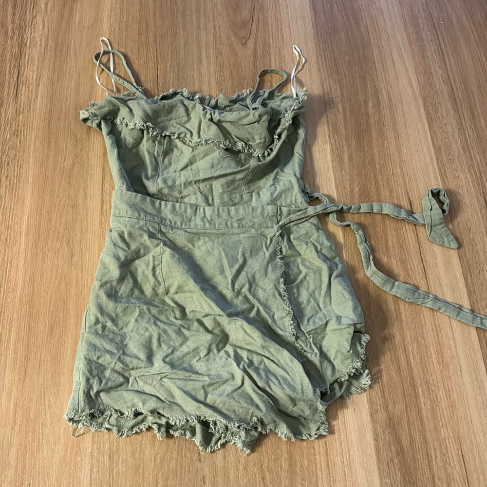 Princess polly green romper